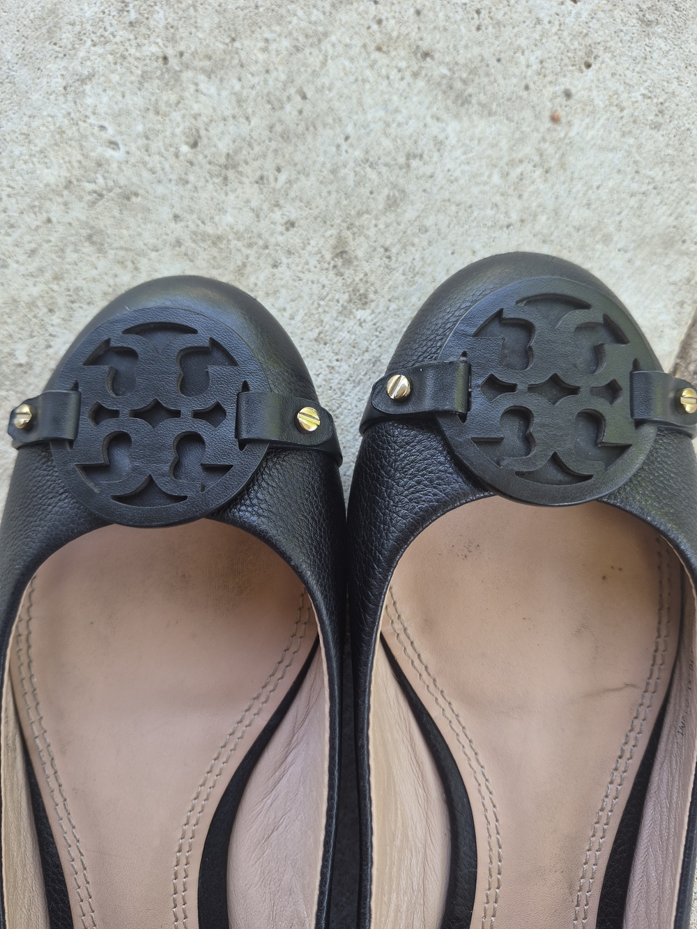 Tory Burch Black Pebbled Leather Logo Ballet Flats Size 8.5 - Picture 12 of 12